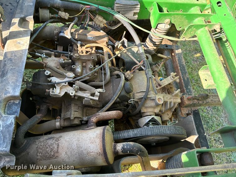 image for item EJ0458 2004 John Deere Gator HPX  utility vehicle