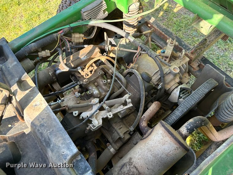 image for item EJ0458 2004 John Deere Gator HPX  utility vehicle