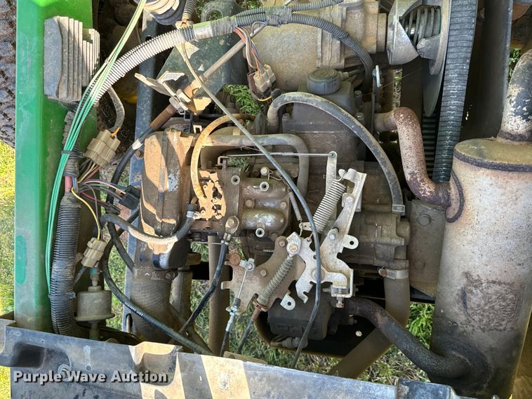 image for item EJ0458 2004 John Deere Gator HPX  utility vehicle