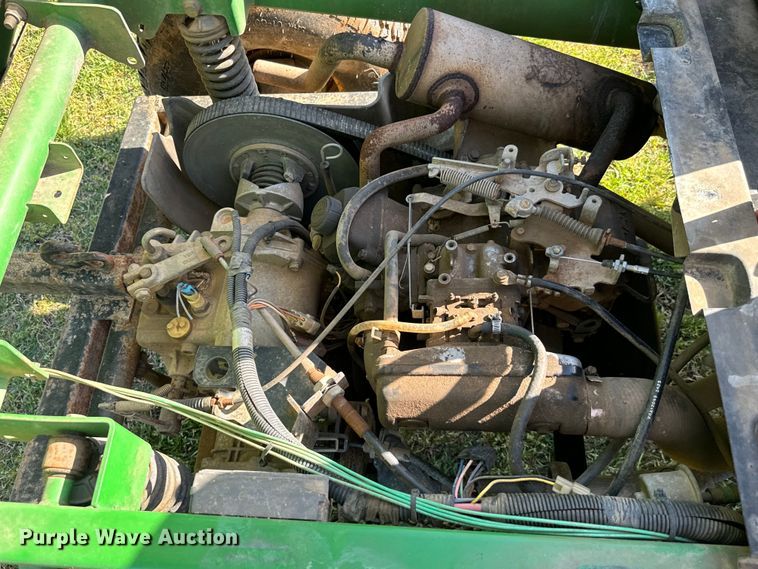 image for item EJ0458 2004 John Deere Gator HPX  utility vehicle