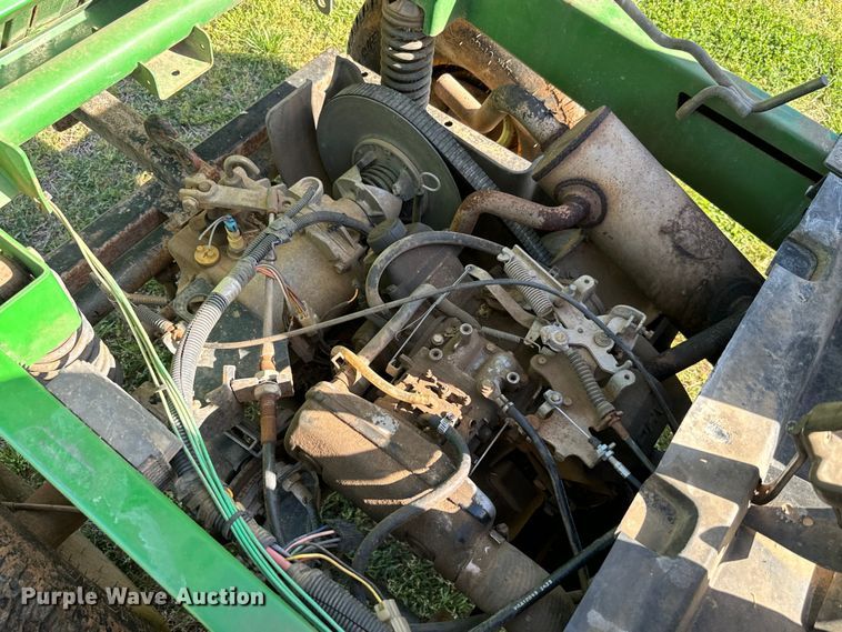 image for item EJ0458 2004 John Deere Gator HPX  utility vehicle