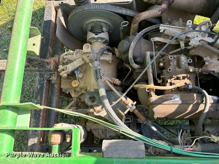 image for item EJ0458 2004 John Deere Gator HPX  utility vehicle