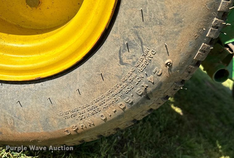 image for item EJ0458 2004 John Deere Gator HPX  utility vehicle