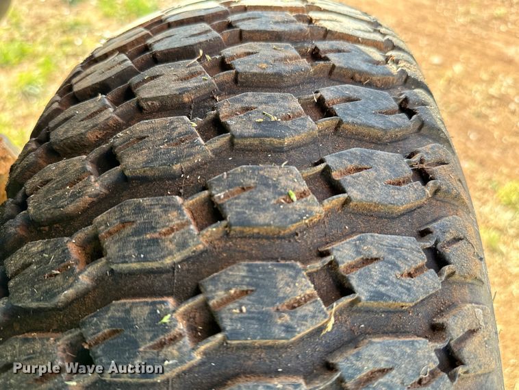 image for item EJ0458 2004 John Deere Gator HPX  utility vehicle