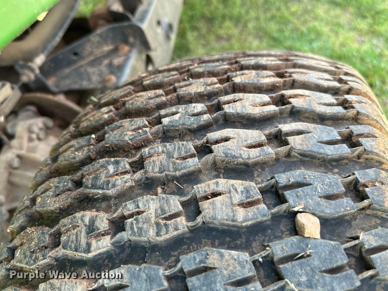 image for item EJ0458 2004 John Deere Gator HPX  utility vehicle