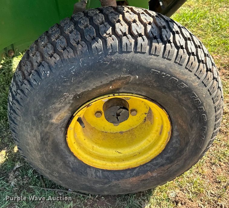 image for item EJ0458 2004 John Deere Gator HPX  utility vehicle