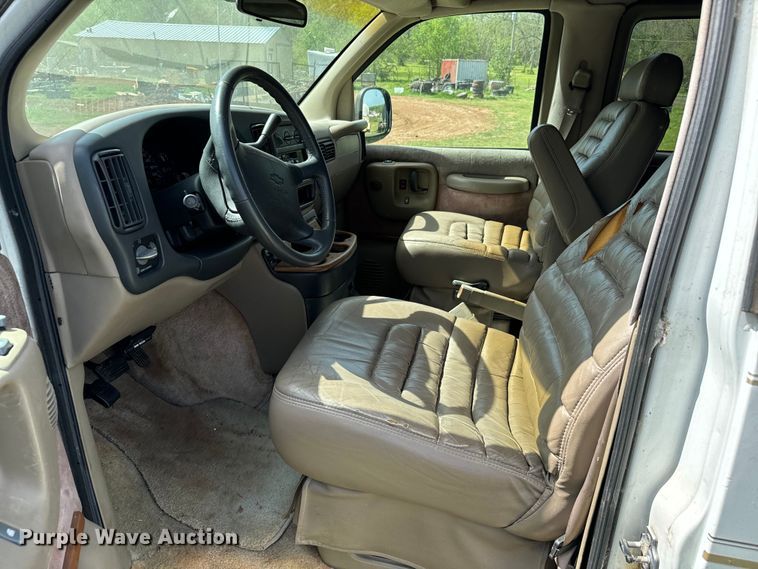 image for item EJ0467 1997 Chevrolet Express G1500 van