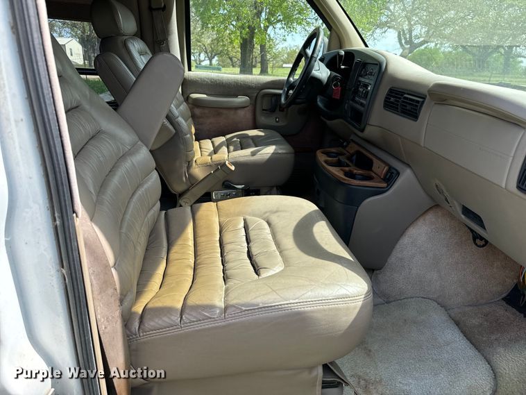 image for item EJ0467 1997 Chevrolet Express G1500 van