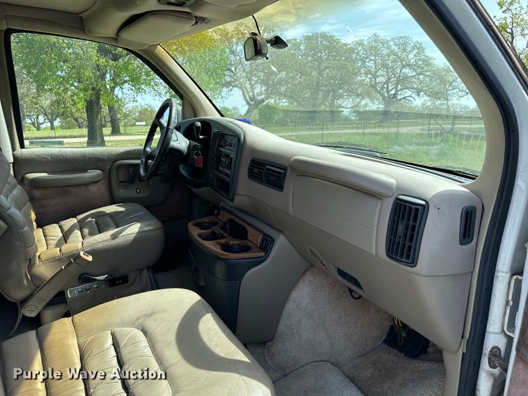 image for item EJ0467 1997 Chevrolet Express G1500 van