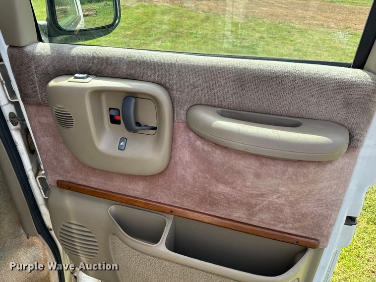 image for item EJ0467 1997 Chevrolet Express G1500 van