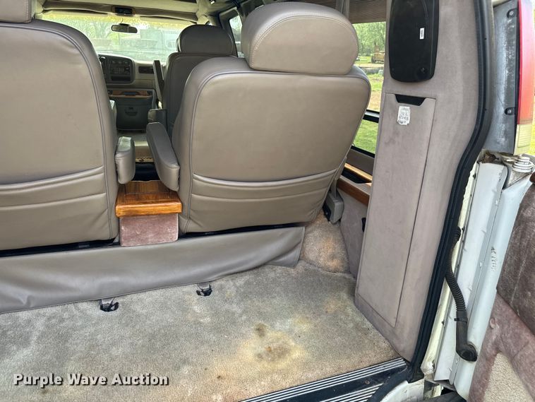 image for item EJ0467 1997 Chevrolet Express G1500 van