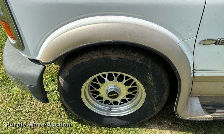 image for item EJ0467 1997 Chevrolet Express G1500 van