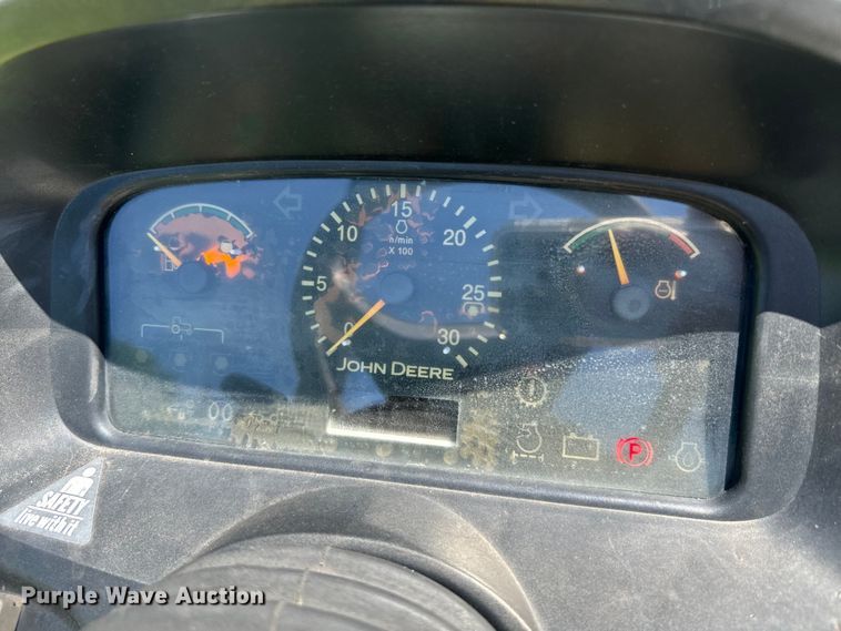 image for item EJ0470 2005 John Deere 3320 MFWD tractor