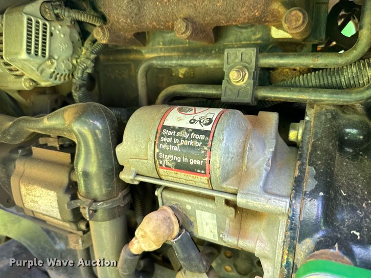 image for item EJ0470 2005 John Deere 3320 MFWD tractor