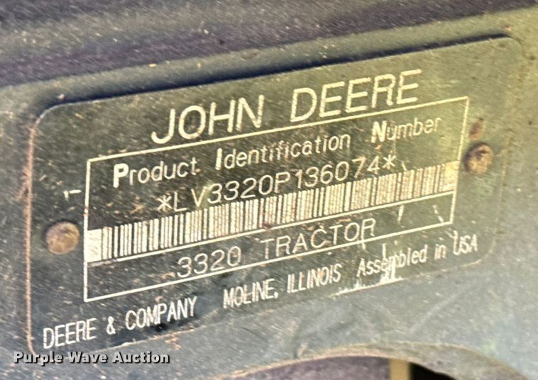 image for item EJ0470 2005 John Deere 3320 MFWD tractor