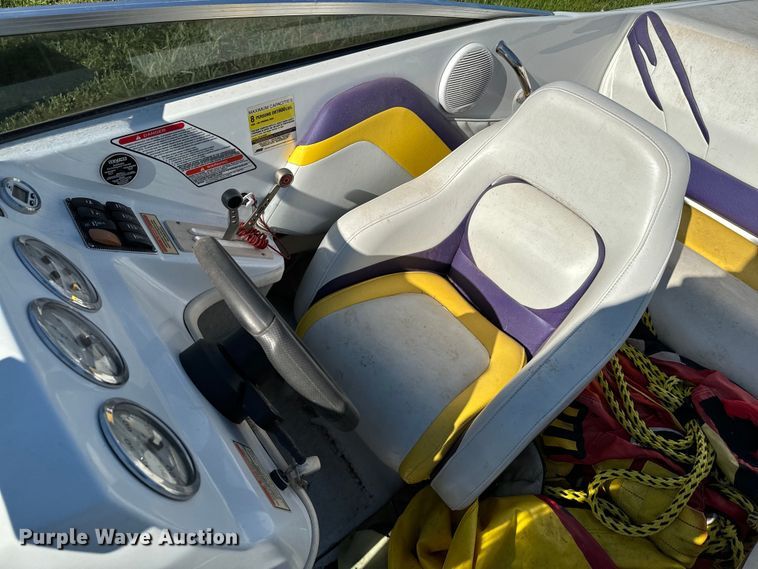 image for item EJ0474 2003 Baja 202 Islander boat