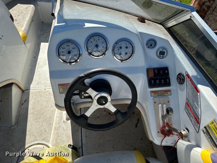 image for item EJ0474 2003 Baja 202 Islander boat