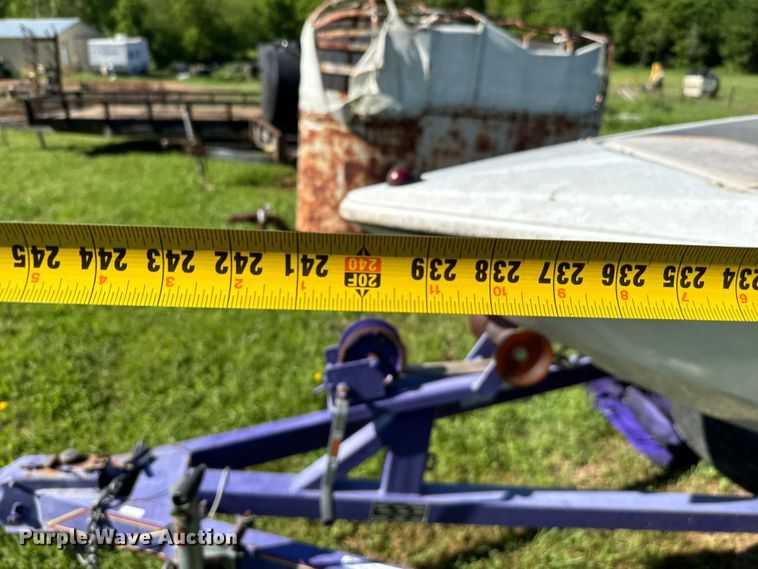 image for item EJ0474 2003 Baja 202 Islander boat