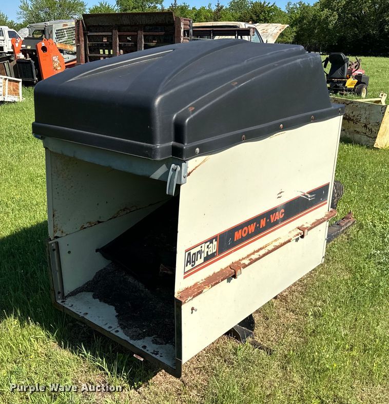 image for item EJ0484 Agri-Fab MowNvac bagger