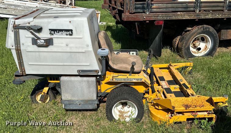 image for item EJ0487 Walker MTGHS ZTR lawn mower