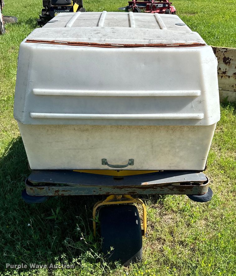 image for item EJ0487 Walker MTGHS ZTR lawn mower