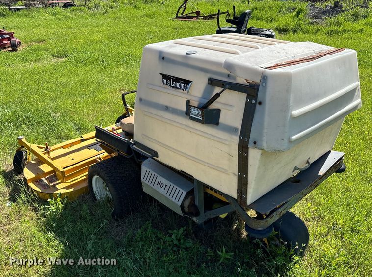 image for item EJ0487 Walker MTGHS ZTR lawn mower