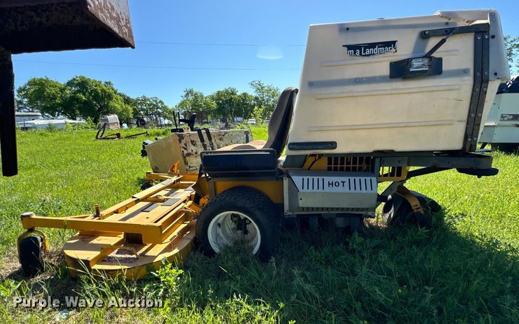 image for item EJ0487 Walker MTGHS ZTR lawn mower