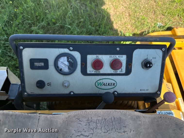 image for item EJ0487 Walker MTGHS ZTR lawn mower