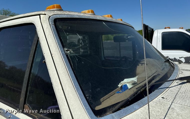 image for item EJ0495 1988 Ford F350 flatbed pickup truck