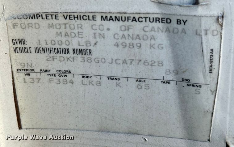 image for item EJ0495 1988 Ford F350 flatbed pickup truck