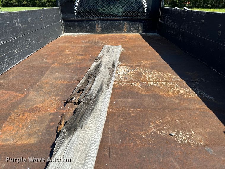 image for item EJ0496 2000 Ford F550 Super Duty XL dump truck