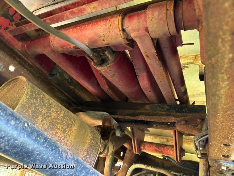 image for item EJ0496 2000 Ford F550 Super Duty XL dump truck