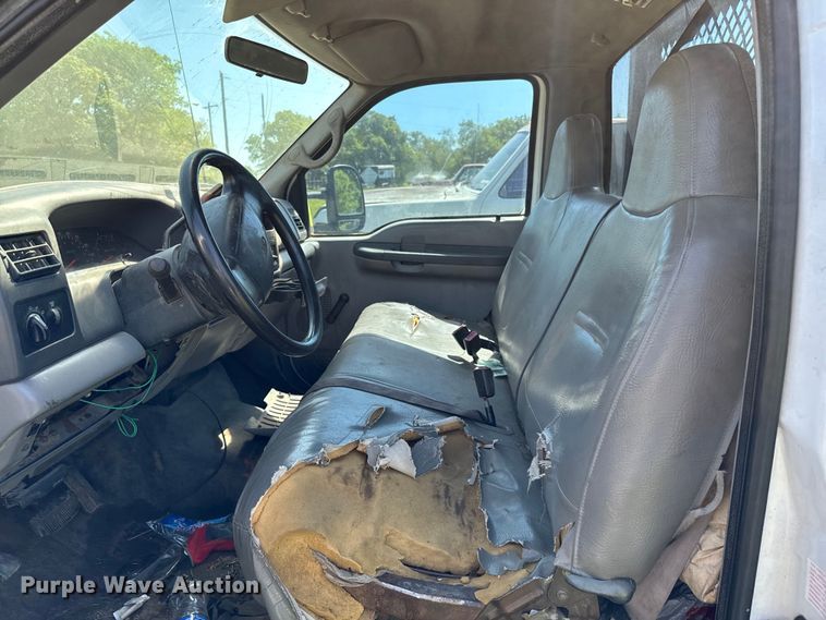 image for item EJ0496 2000 Ford F550 Super Duty XL dump truck