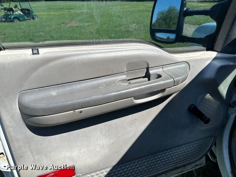 image for item EJ0496 2000 Ford F550 Super Duty XL dump truck