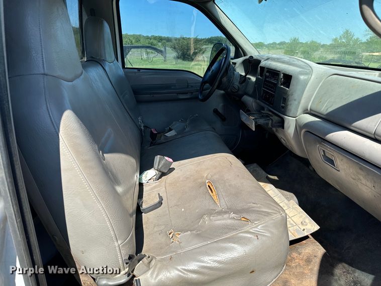 image for item EJ0496 2000 Ford F550 Super Duty XL dump truck