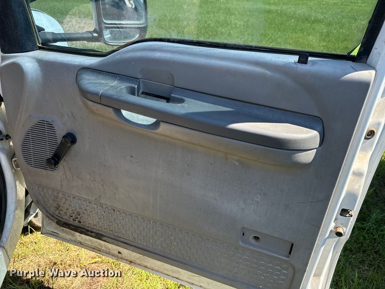 image for item EJ0496 2000 Ford F550 Super Duty XL dump truck