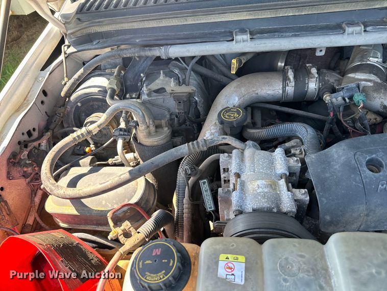 image for item EJ0496 2000 Ford F550 Super Duty XL dump truck