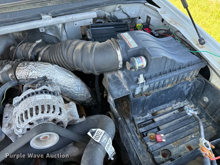 image for item EJ0496 2000 Ford F550 Super Duty XL dump truck