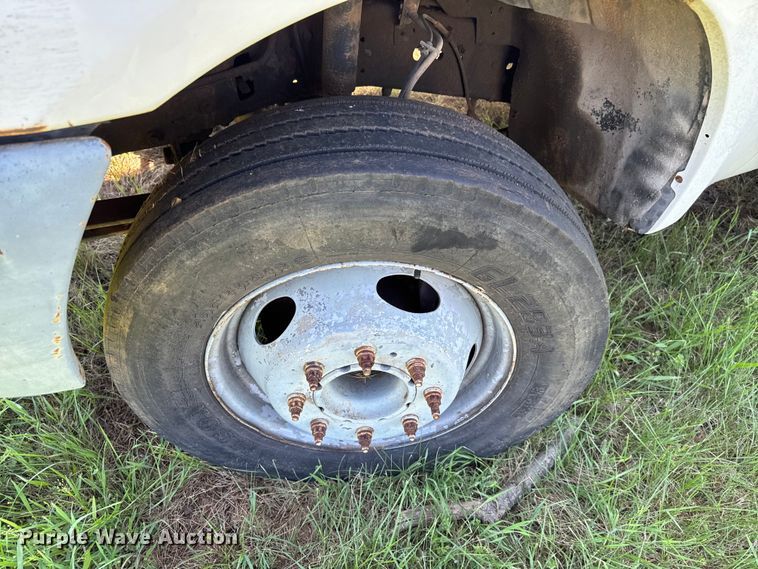 image for item EJ0496 2000 Ford F550 Super Duty XL dump truck