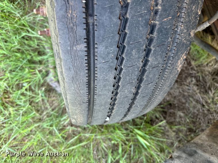 image for item EJ0496 2000 Ford F550 Super Duty XL dump truck