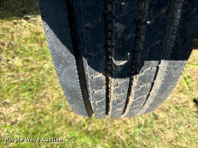 image for item EJ0496 2000 Ford F550 Super Duty XL dump truck