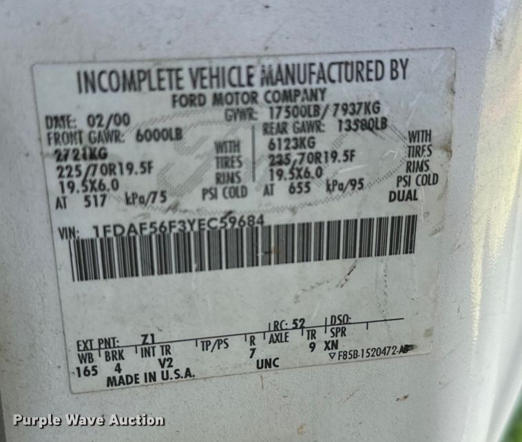 image for item EJ0496 2000 Ford F550 Super Duty XL dump truck