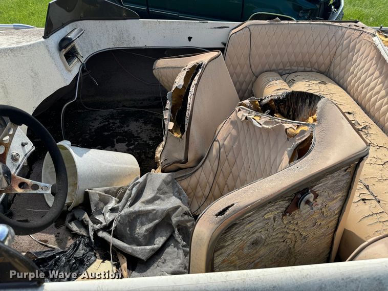 image for item EJ0500 1984 Taylor Marine Jet-Drive 12JE boat