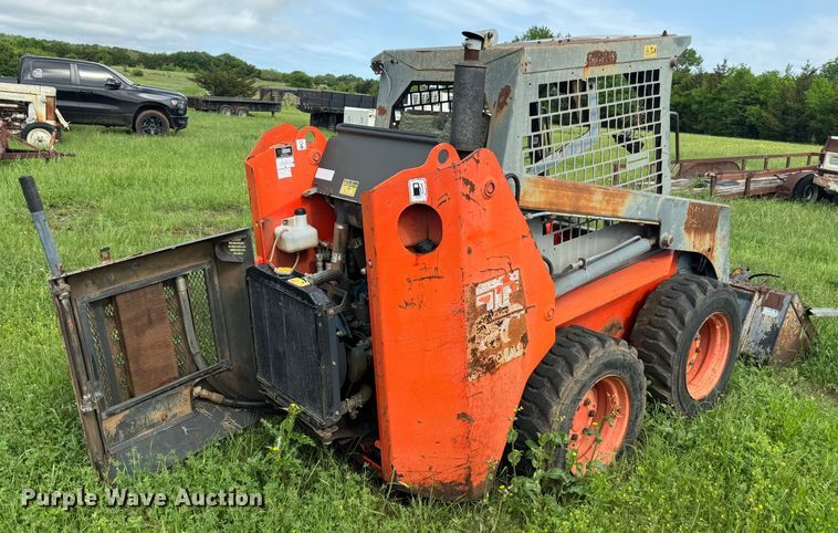 image for item EJ0505 1998 Thomas T-135S skid steer loader