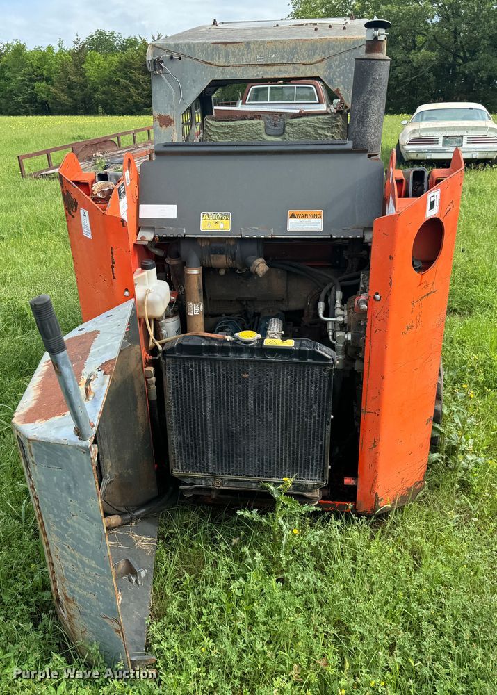 image for item EJ0505 1998 Thomas T-135S skid steer loader