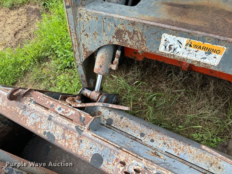 image for item EJ0505 1998 Thomas T-135S skid steer loader