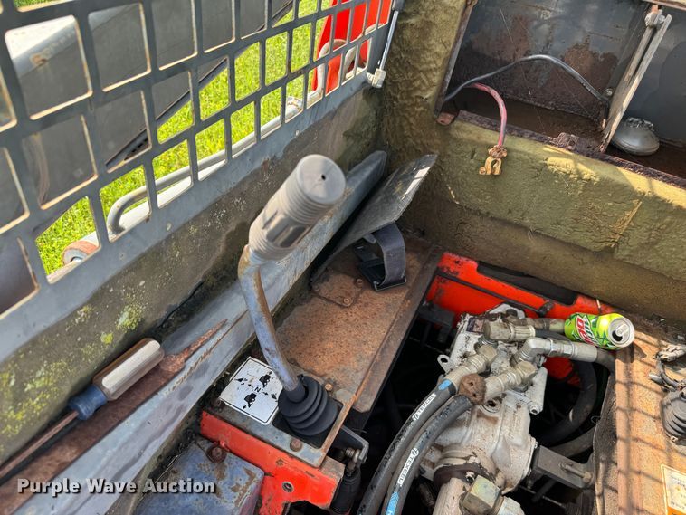 image for item EJ0505 1998 Thomas T-135S skid steer loader