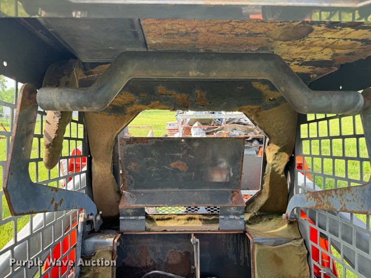 image for item EJ0505 1998 Thomas T-135S skid steer loader