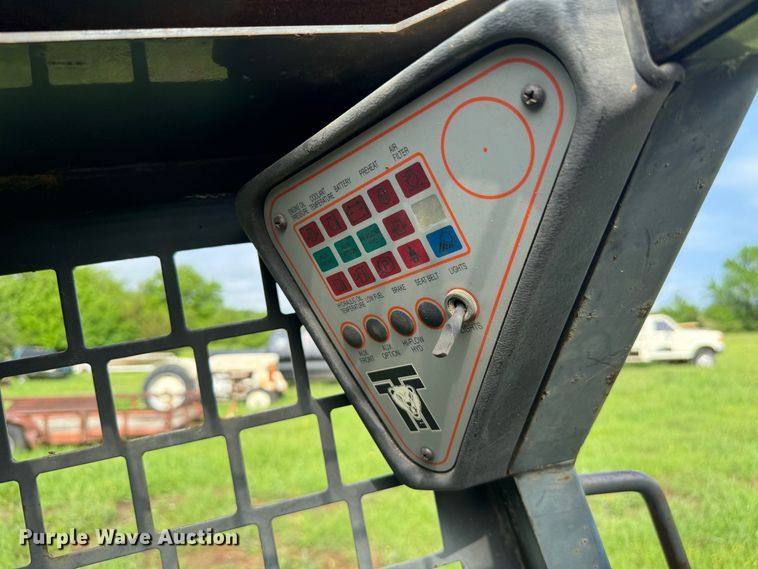 image for item EJ0505 1998 Thomas T-135S skid steer loader