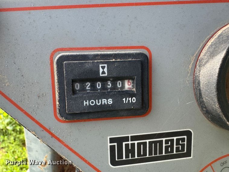 image for item EJ0505 1998 Thomas T-135S skid steer loader